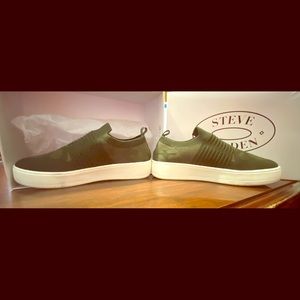 Steve Madden shoes (Camo)